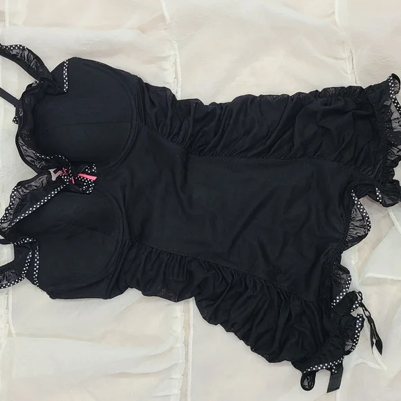 Victoria's Secret Pink and Black Chemise with Ruffled Edge - Picture 2 of 6
